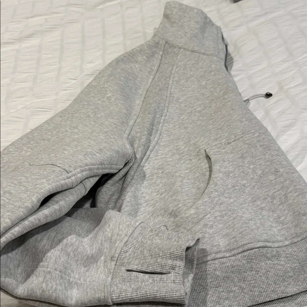 Lululemon Athletica Women's Gray Zip-Up SweatShirt - Picture 4 of 4